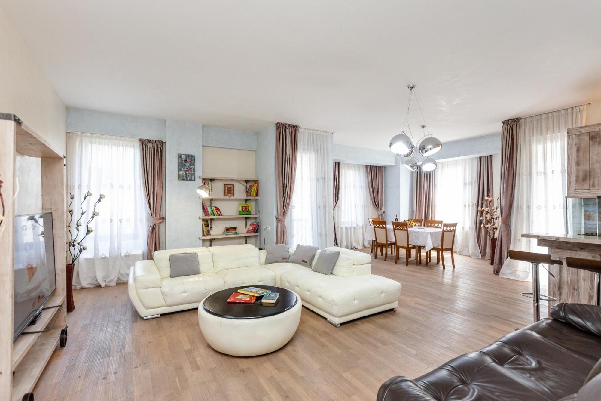 Serviced Apartment On Rustaveli Avenue 9 Tbilisi Luaran gambar